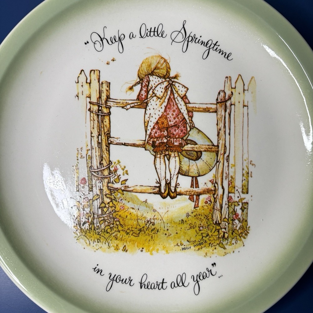 1972 Holly Hobbie Plate "Keep a Little Springtime in your Heart" 10 1/2 Inches